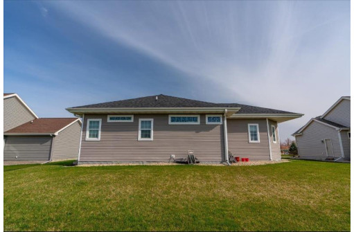 404 Bella Way, Sun Prairie, WI 53590