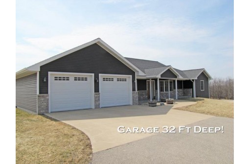 2417 Hidden Ln, Platteville, WI 53818