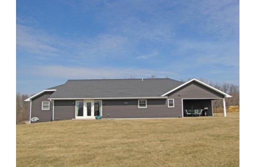 2417 Hidden Ln, Platteville, WI 53818