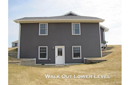 2417 Hidden Ln, Platteville, WI 53818