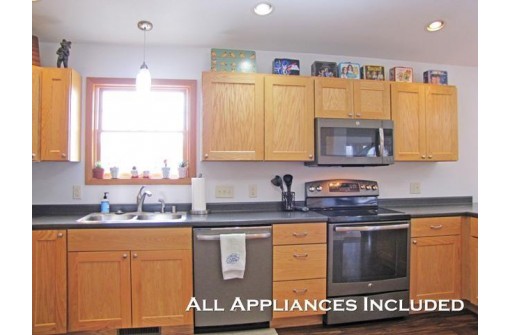 2417 Hidden Ln, Platteville, WI 53818