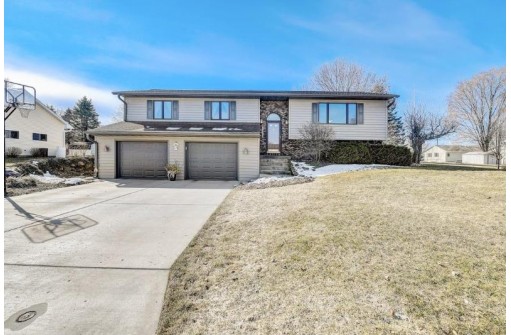 1545 Locust Lane, Prairie Du Sac, WI 53578