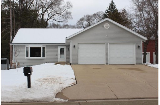 418 W Chestnut St, Pardeeville, WI 53954