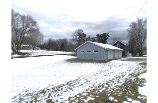 201 Crescent Street, Mazomanie, WI 53560