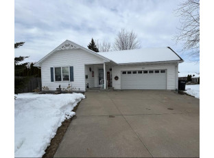 1062 Bismarck Ave Oshkosh, WI 54902