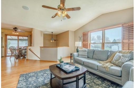 5102 Bluestem Way, Madison, WI 53704