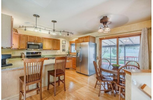 5102 Bluestem Way, Madison, WI 53704