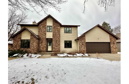 5104 Valley Dr, McFarland, WI 53558