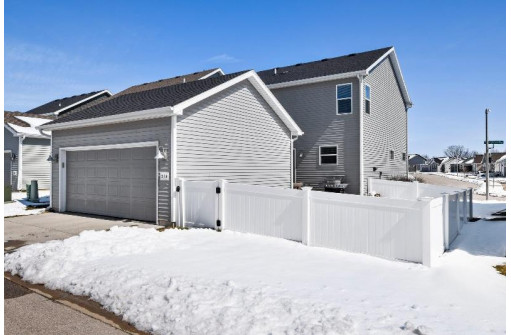 230 Breezy Grass Way, Madison, WI 53718