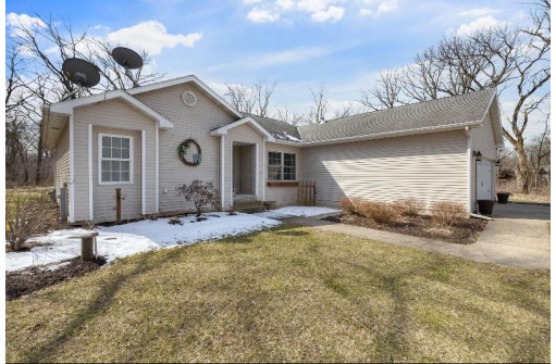 5110 W Deer Run Parkway, Beloit, WI 53511