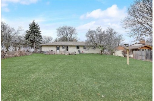 325 Racine Rd, Madison, WI 53705