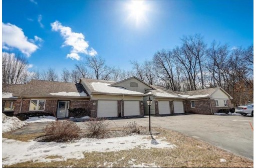 280 Meadow Lane, Poynette, WI 53955