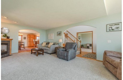 2560 County Road H, Barneveld, WI 53507