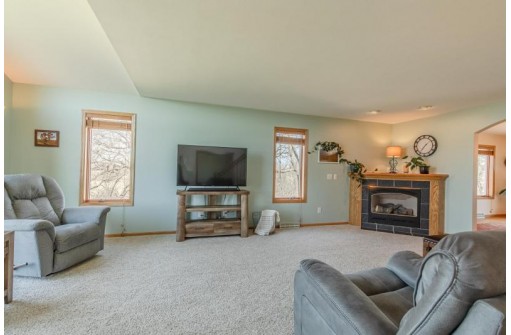 2560 County Road H, Barneveld, WI 53507