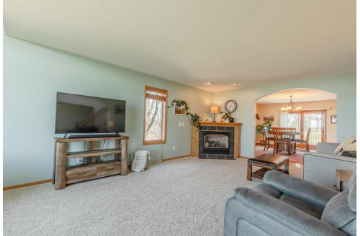 2560 County Road H, Barneveld, WI 53507