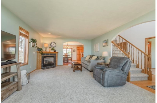 2560 County Road H, Barneveld, WI 53507