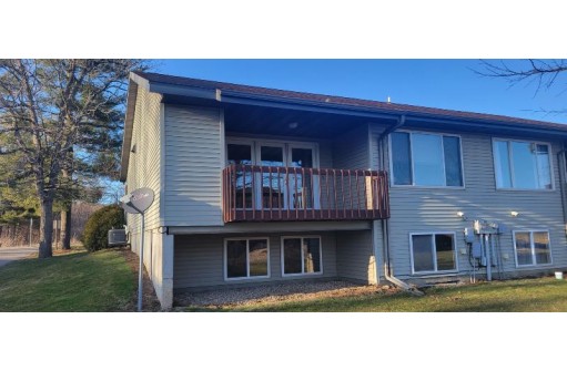 909 Berkley Blvd, Baraboo, WI 53913