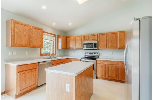 5637 Sandpiper Lane, Madison, WI 53716