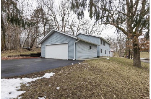 W9354 Oakland Road, Cambridge, WI 53523