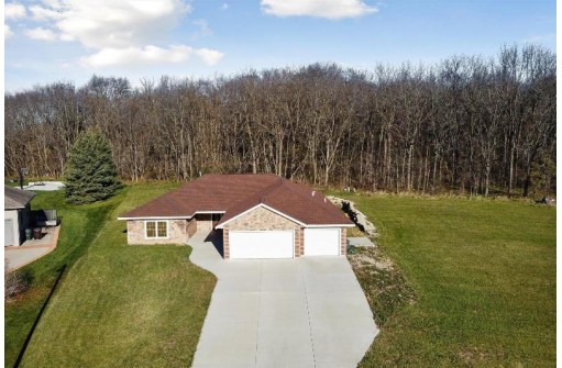 228 Clover Lane, Janesville, WI 53548