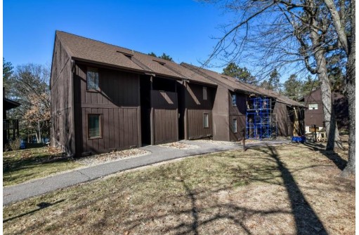 4 Elm Tr, Wisconsin Dells, WI 53965