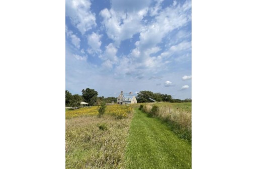 4275 Norwegian Hollow Road, Dodgeville, WI 53533