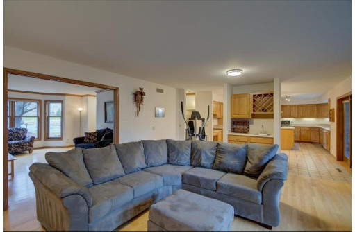 17 Sauk Creek Circle, Madison, WI 53717-1829