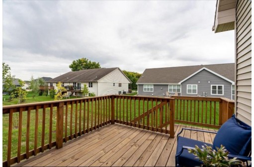 278 Eagle Dr, Oregon, WI 53575