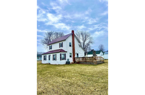 302 E Walnut St, Muscoda, WI 53573