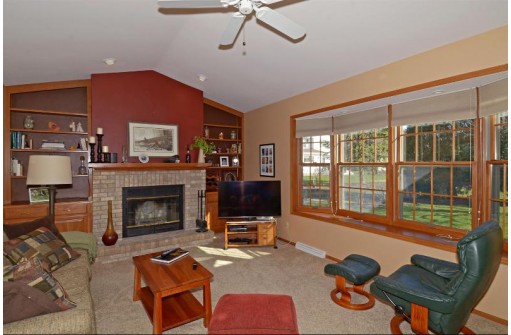 7517 Sawmill Rd, Madison, WI 53717