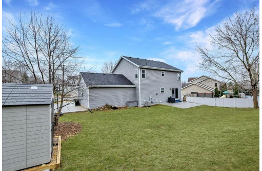 811 Sunnybrook Dr, DeForest, WI 53532