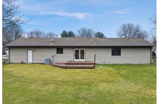 513 Rupert Rd, Waunakee, WI 53597-1586