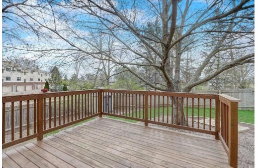 5601 Cedar Ridge Rd, Middleton, WI 53562