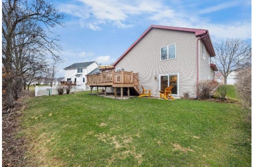 5467 Shale Rd, Fitchburg, WI 53711