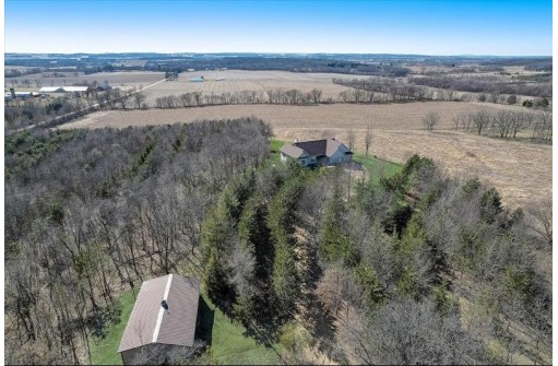 N8551 Freidig Road, Brooklyn, WI 53521