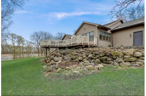 1486 Hammond Road, Edgerton, WI 53534