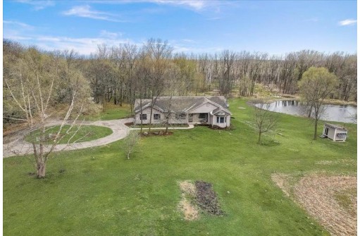 1486 Hammond Road, Edgerton, WI 53534