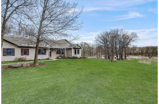 1486 Hammond Road, Edgerton, WI 53534