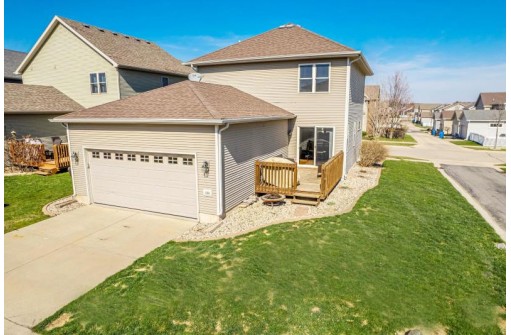 238 Shady Leaf Rd, Madison, WI 53718