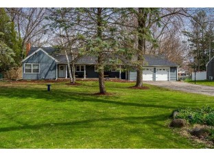 2513 White Oaks Dr Beloit, WI 53511