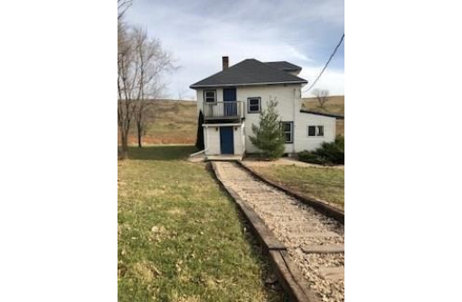 18112 County Road O, Mineral Point, WI 53565