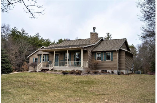 W8030 35th St, New Lisbon, WI 53950