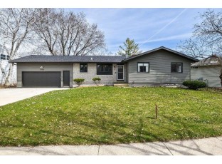 906 Menomonie Ln Madison, WI 53704