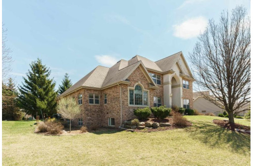 1017 Winding Way, Middleton, WI 53562