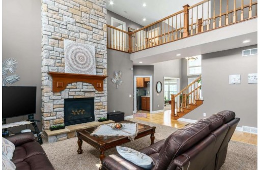 1017 Winding Way, Middleton, WI 53562