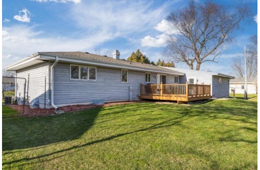 1015 W Sunset Dr, Milton, WI 53563