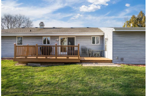 1015 W Sunset Dr, Milton, WI 53563