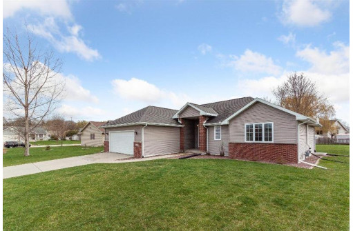 571 Hosanna Heights Court, Evansville, WI 53536