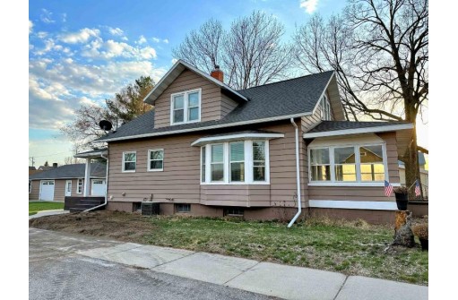 320 E Wisconsin Street, Prairie Du Chien, WI 53821