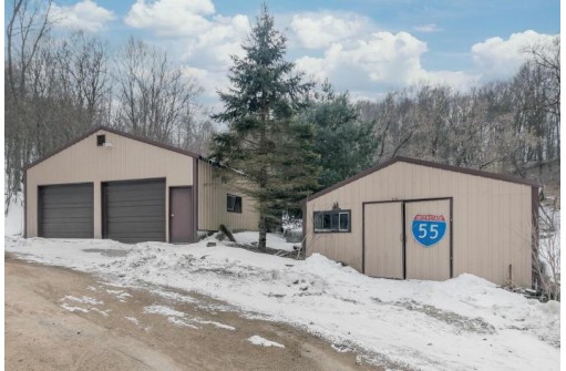 21504 Bishop Ln, Richland Center, WI 53581